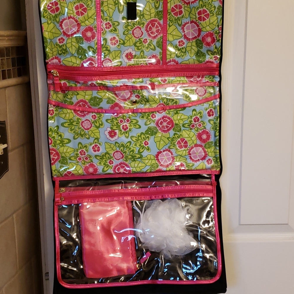 Hanging cosmetic bag